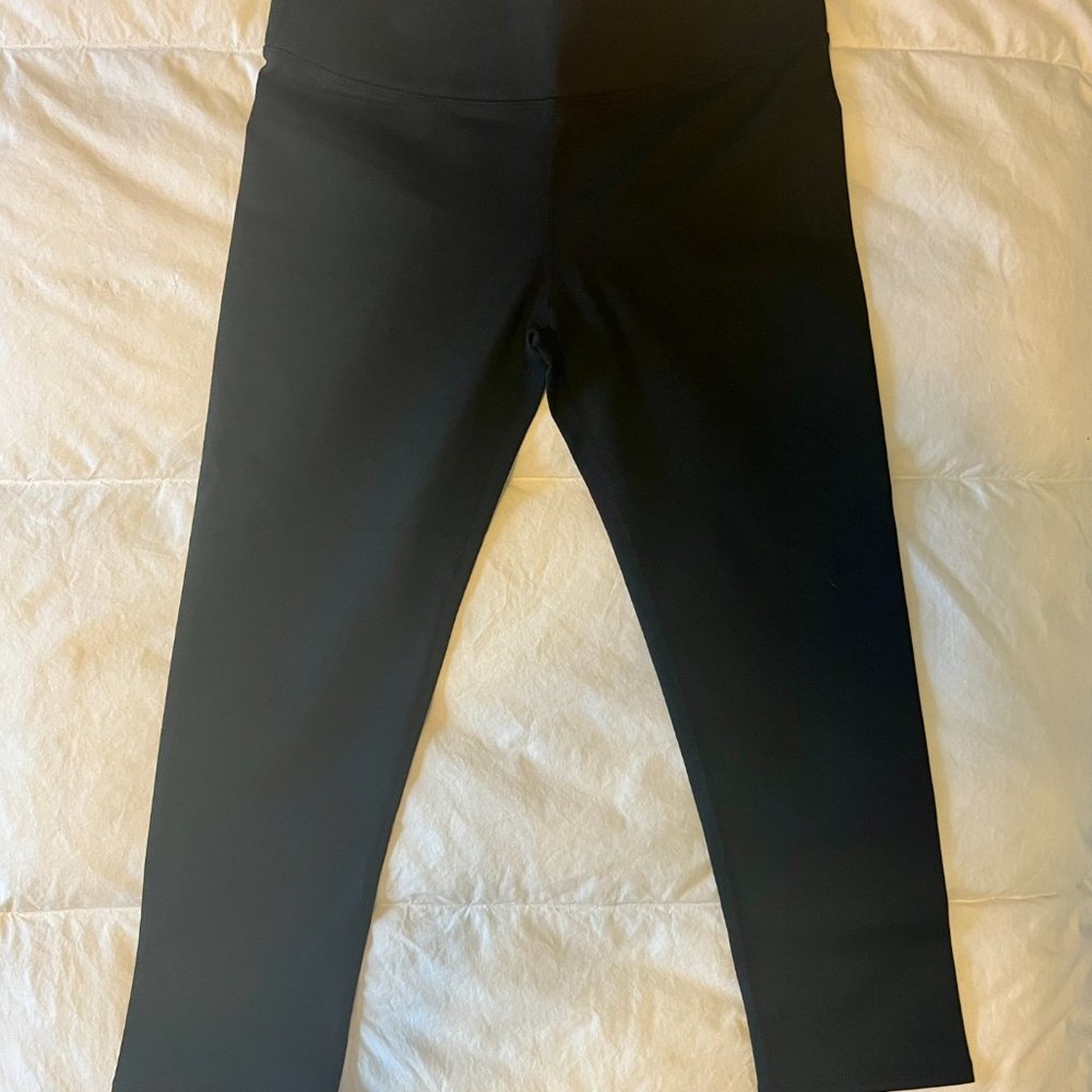 NEW Fabletics Salar Capri